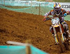 开云入口网址 -西亚卡姆重要时刻重返赛场，FPX带队取胜！再创辉煌时刻